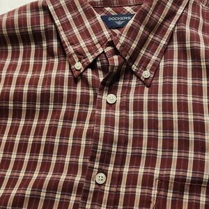 Dockers Men's Burgundy Plaid Button Down Shirt - EUC Size Medium